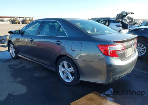 2014 Toyota Camry Se z USA, uszkodzony, nr VIN 4T1BF1FK6EU758703